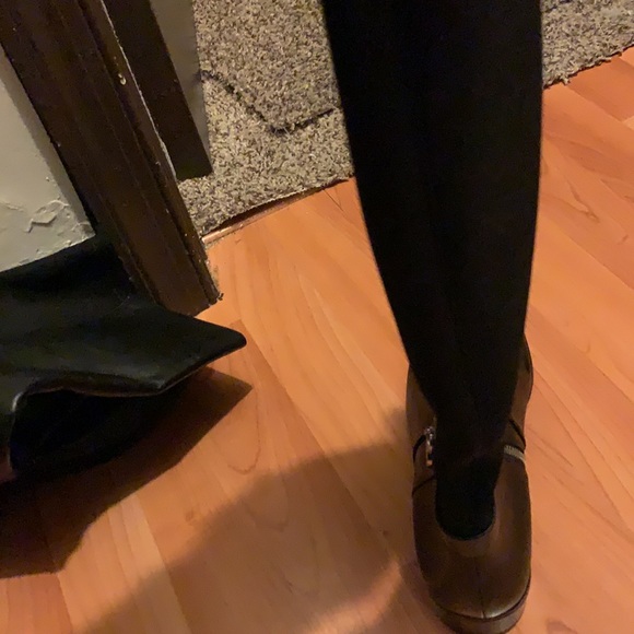 High Black fashion boots Michael Kors barely used. Great condition - Picture 4 of 4